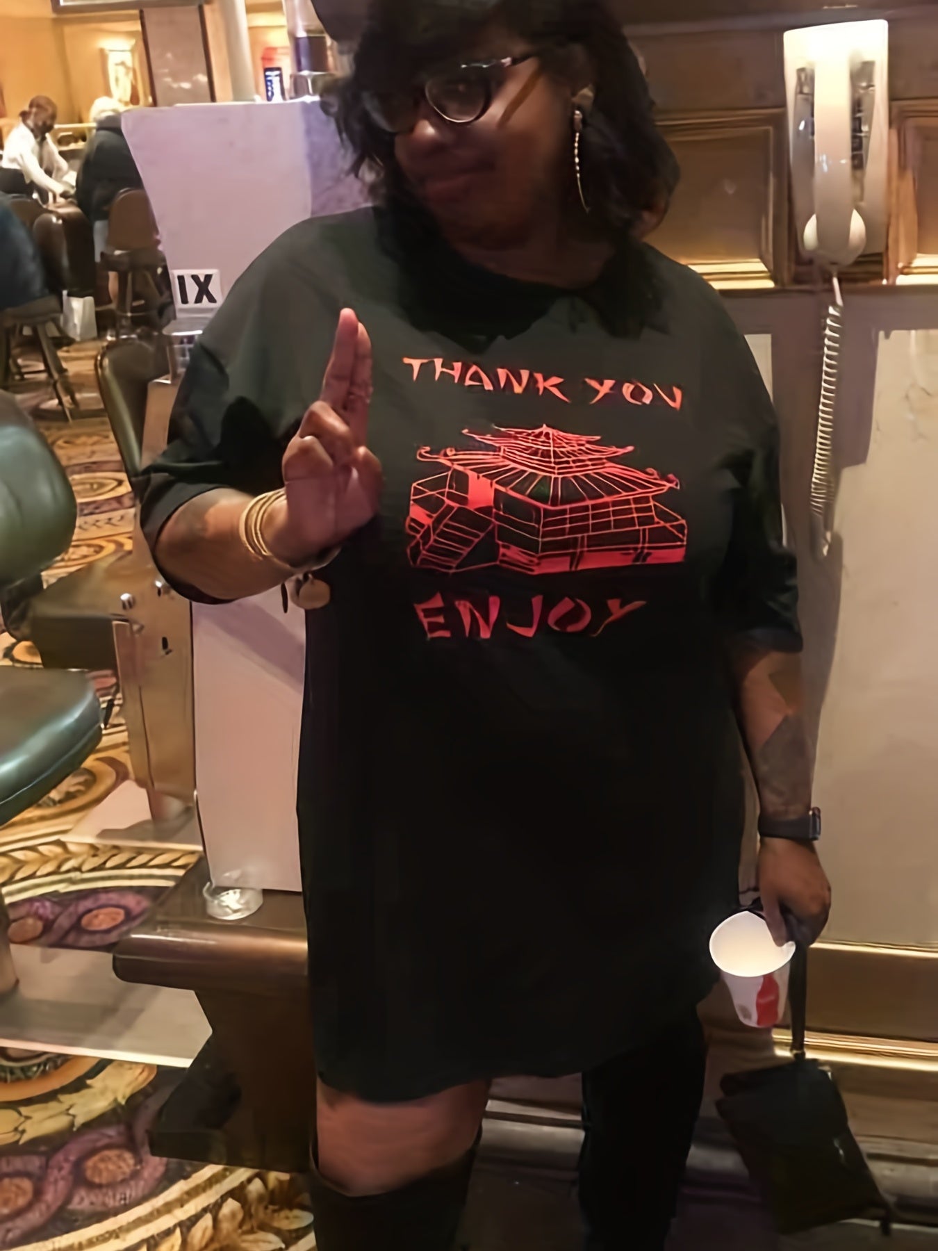 Antmvs Plus Size Casual Tee Dress, Women's Plus Building & Letter Print Short Sleeve Round Neck Dress