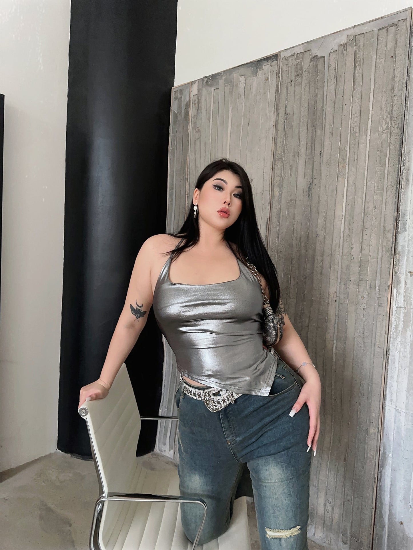Antmvs Lexi Silver Halter Neck Sleeveless Slim Top