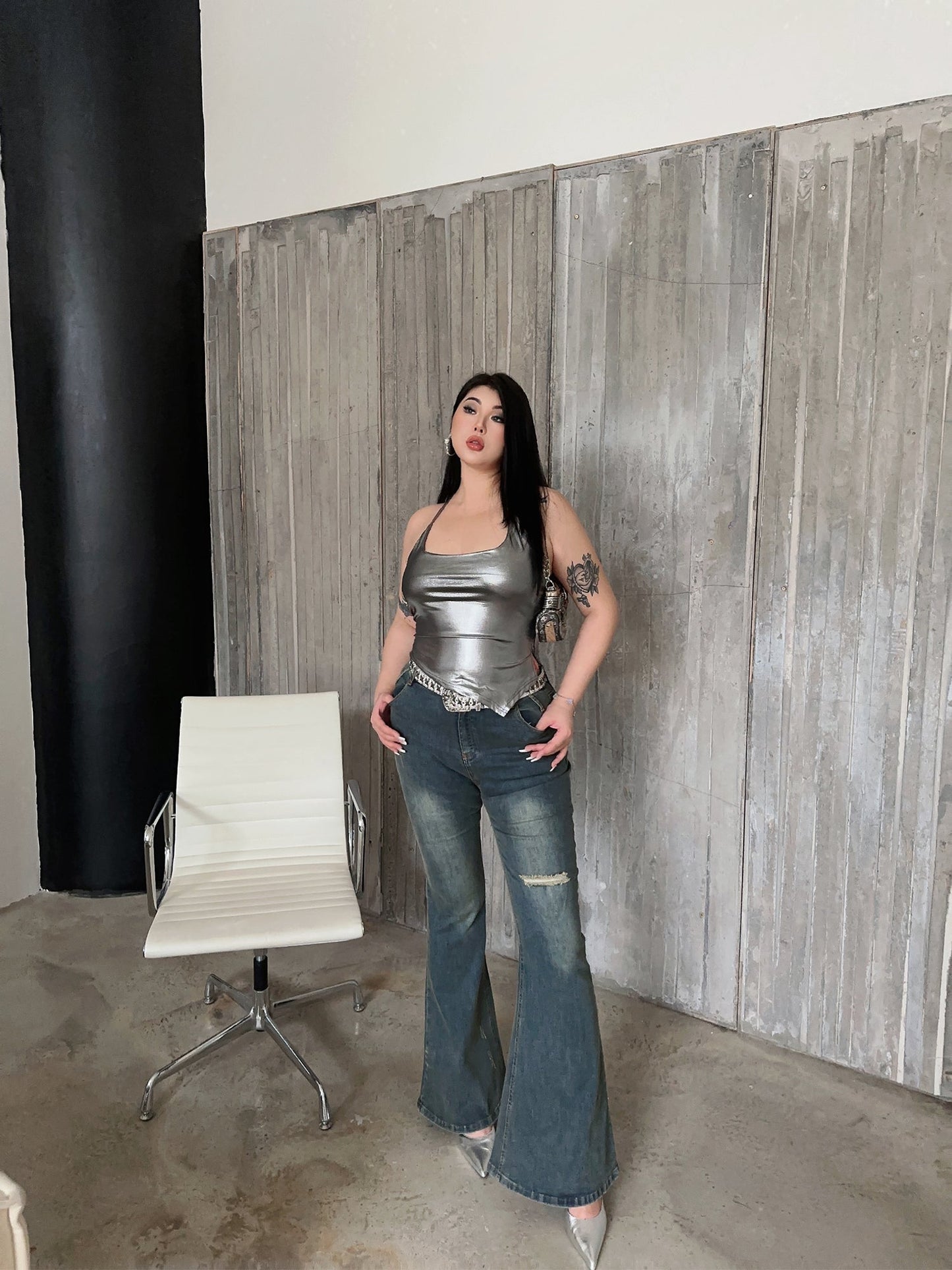 Antmvs Lexi Silver Halter Neck Sleeveless Slim Top