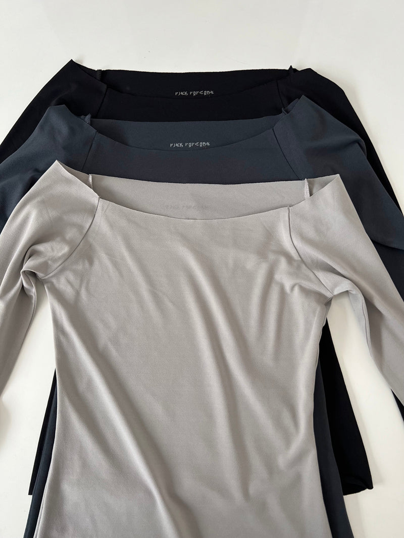 Antmvs Lesly Solid Color Off-the-Shoulder Long Sleeve Slim Cropped Top