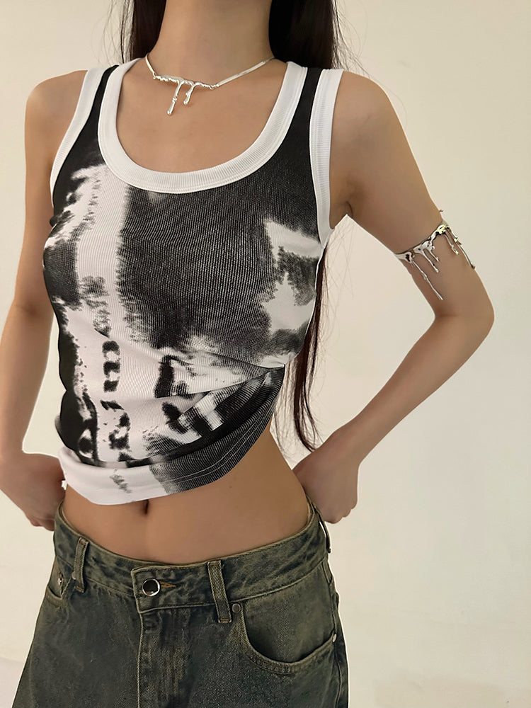 Antmvs Stella Graphic Image Print Wide Strap Slim U-Neck Cropped Top