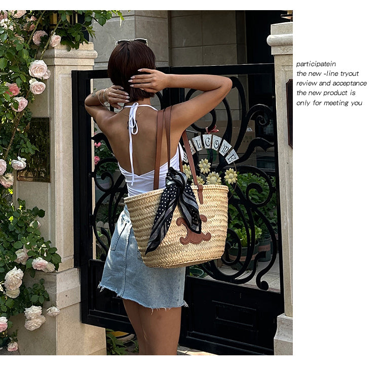 Antmvs Kira Solid Color White Halter Neck V-Neck Cropped Top