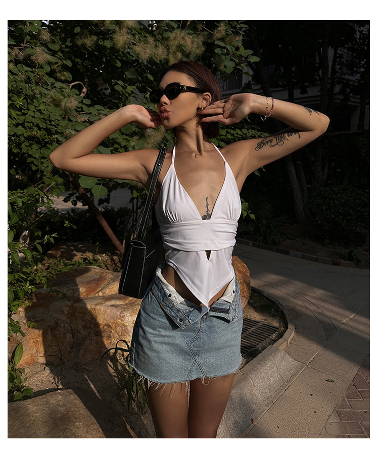 Antmvs Kira Solid Color White Halter Neck V-Neck Cropped Top