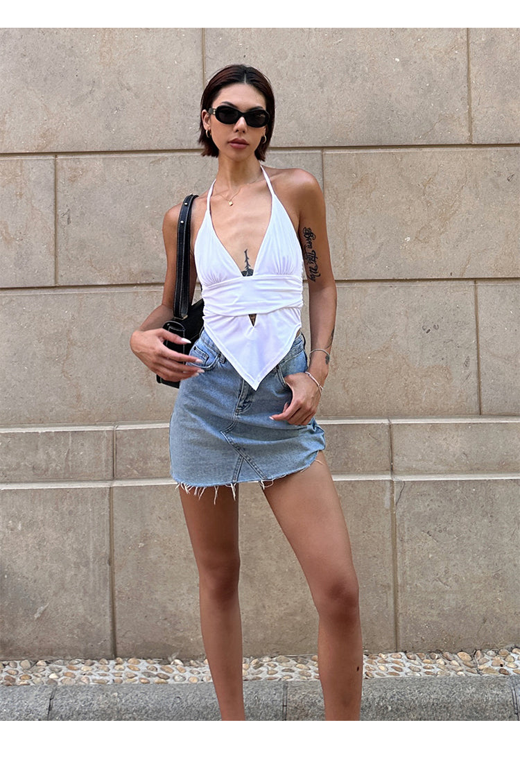 Antmvs Kira Solid Color White Halter Neck V-Neck Cropped Top