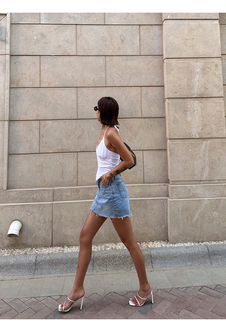 Antmvs Kira Solid Color White Halter Neck V-Neck Cropped Top
