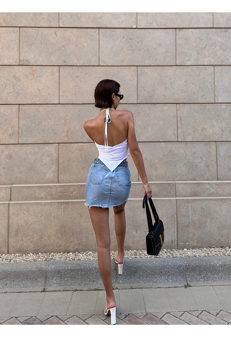 Antmvs Kira Solid Color White Halter Neck V-Neck Cropped Top