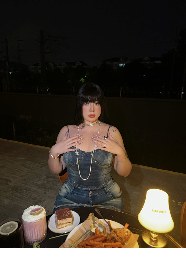 Antmvs Ilian Plus Size Denim Washed Studded Spaghetti Strap V-Neck Slim Cropped Camisole Top