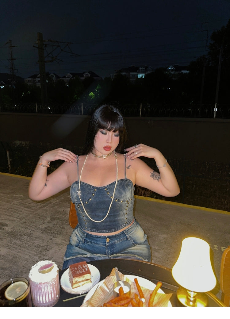 Antmvs Ilian Plus Size Denim Washed Studded Spaghetti Strap V-Neck Slim Cropped Camisole Top