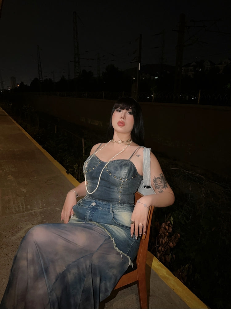 Antmvs Ilian Plus Size Denim Washed Studded Spaghetti Strap V-Neck Slim Cropped Camisole Top