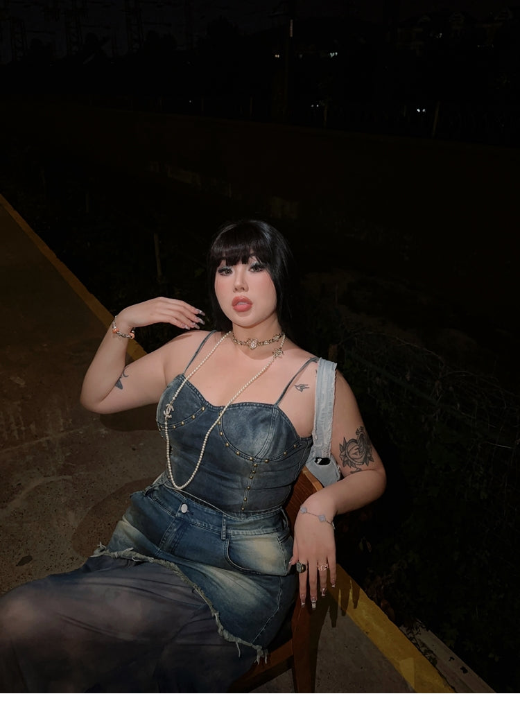 Antmvs Ilian Plus Size Denim Washed Studded Spaghetti Strap V-Neck Slim Cropped Camisole Top