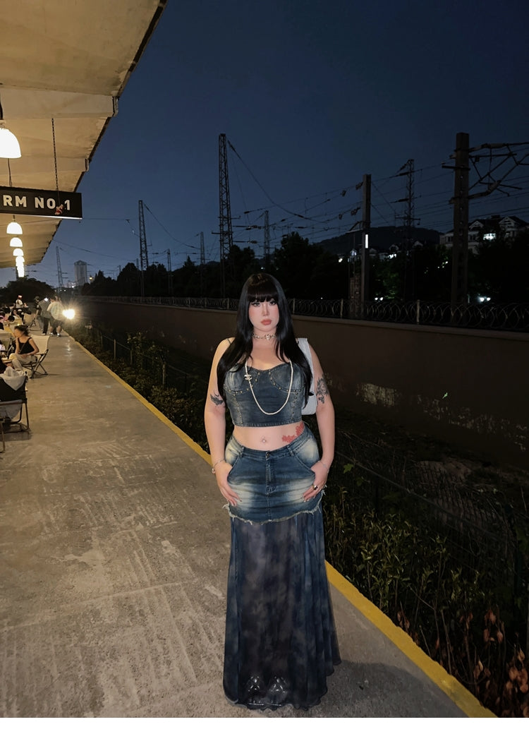 Antmvs Ilian Plus Size Denim Washed Studded Spaghetti Strap V-Neck Slim Cropped Camisole Top