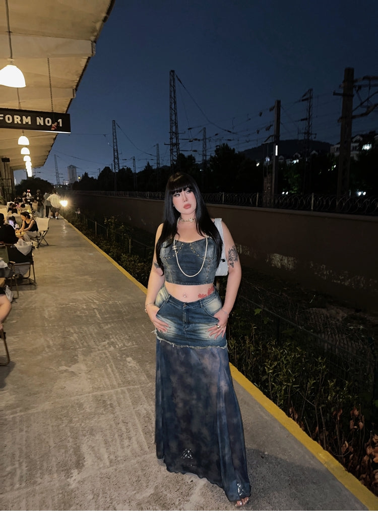 Antmvs Ilian Plus Size Denim Washed Studded Spaghetti Strap V-Neck Slim Cropped Camisole Top