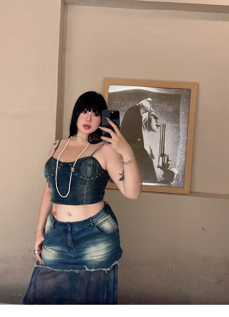 Antmvs Ilian Plus Size Denim Washed Studded Spaghetti Strap V-Neck Slim Cropped Camisole Top