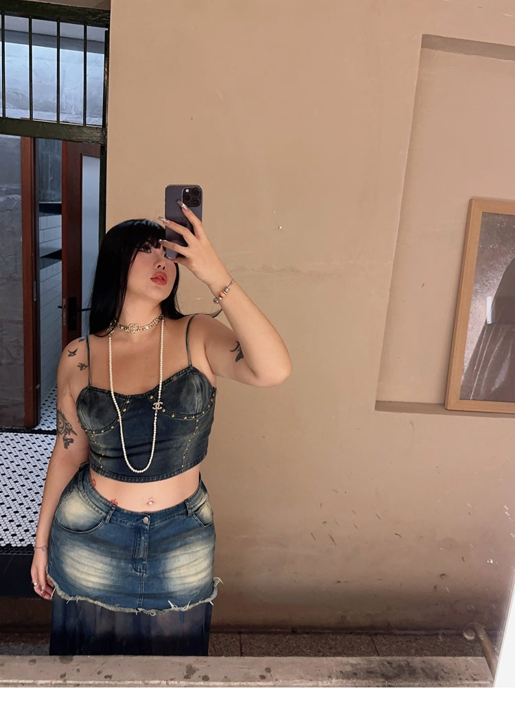 Antmvs Ilian Plus Size Denim Washed Studded Spaghetti Strap V-Neck Slim Cropped Camisole Top