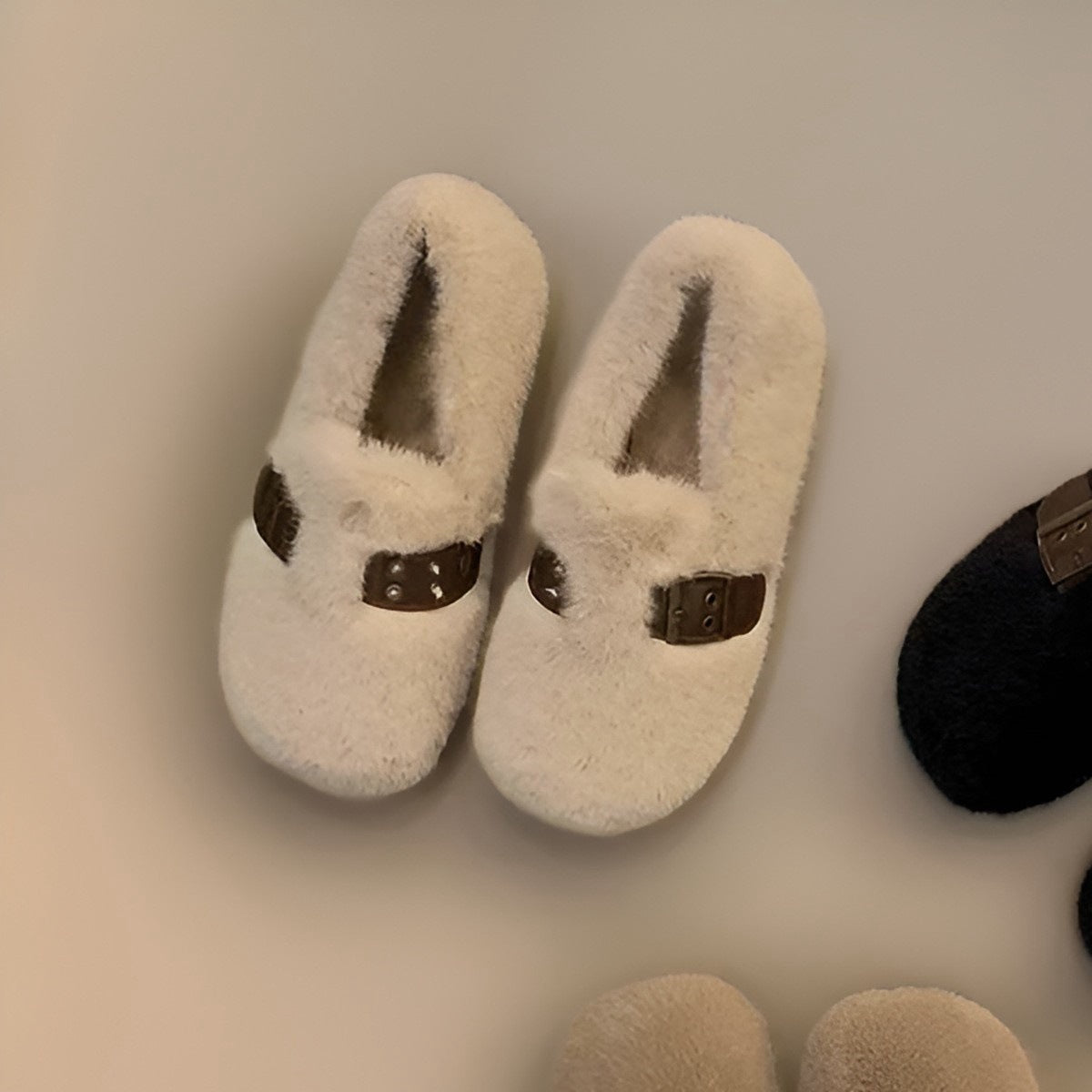 2025 Fluffy shoes women's outer wear popular new winter Maillard belt buckle soft sole non-slip beanie cotton shoes