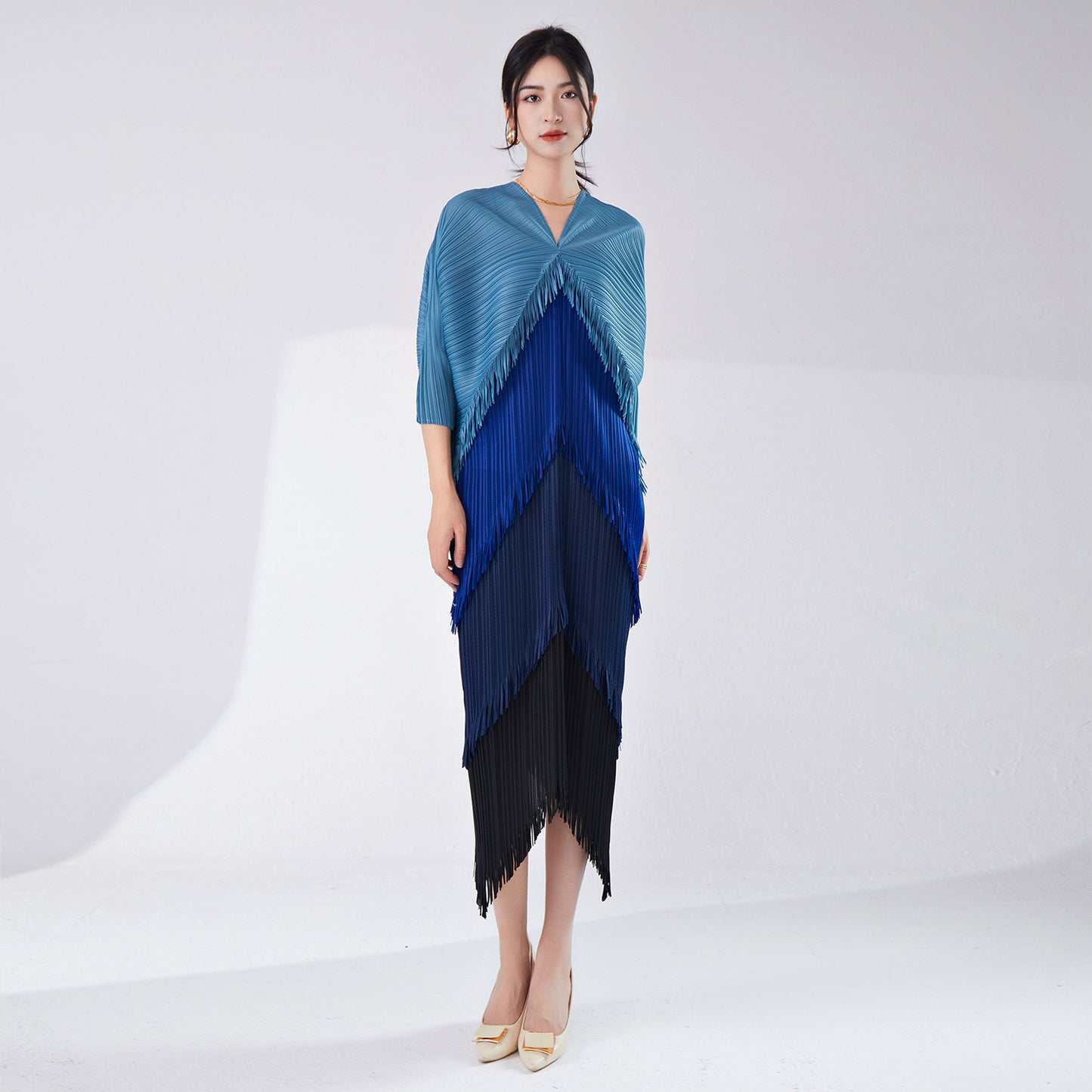 2025 hot-selling dress spring and summer women's design sense contrasting colors tassel irregular loose large-size temperament skirt Popularan goods