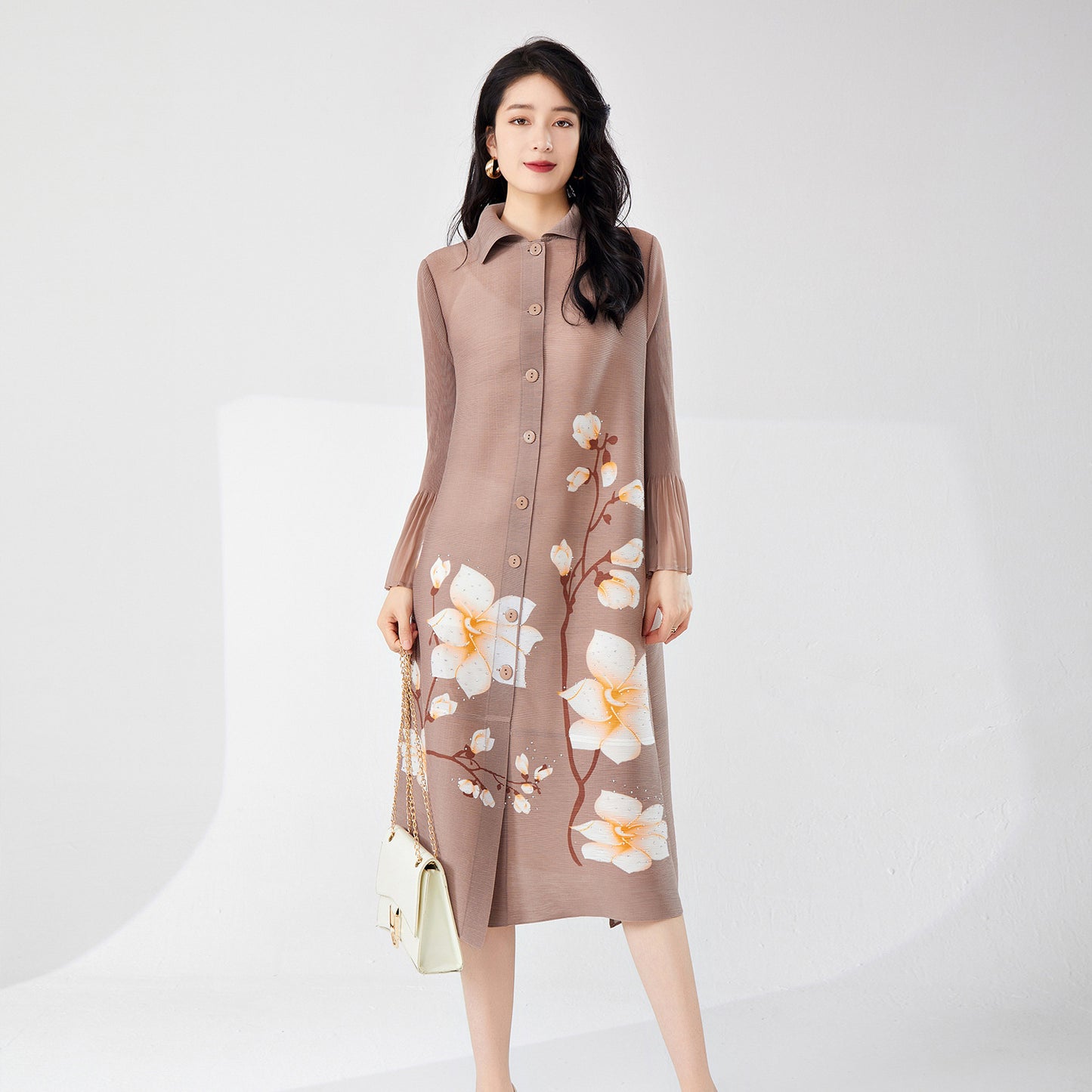 2025 Large size dress summer women's high-end pleated texture lapel loose age-reducing middle-aged mother outfit elegant skirt