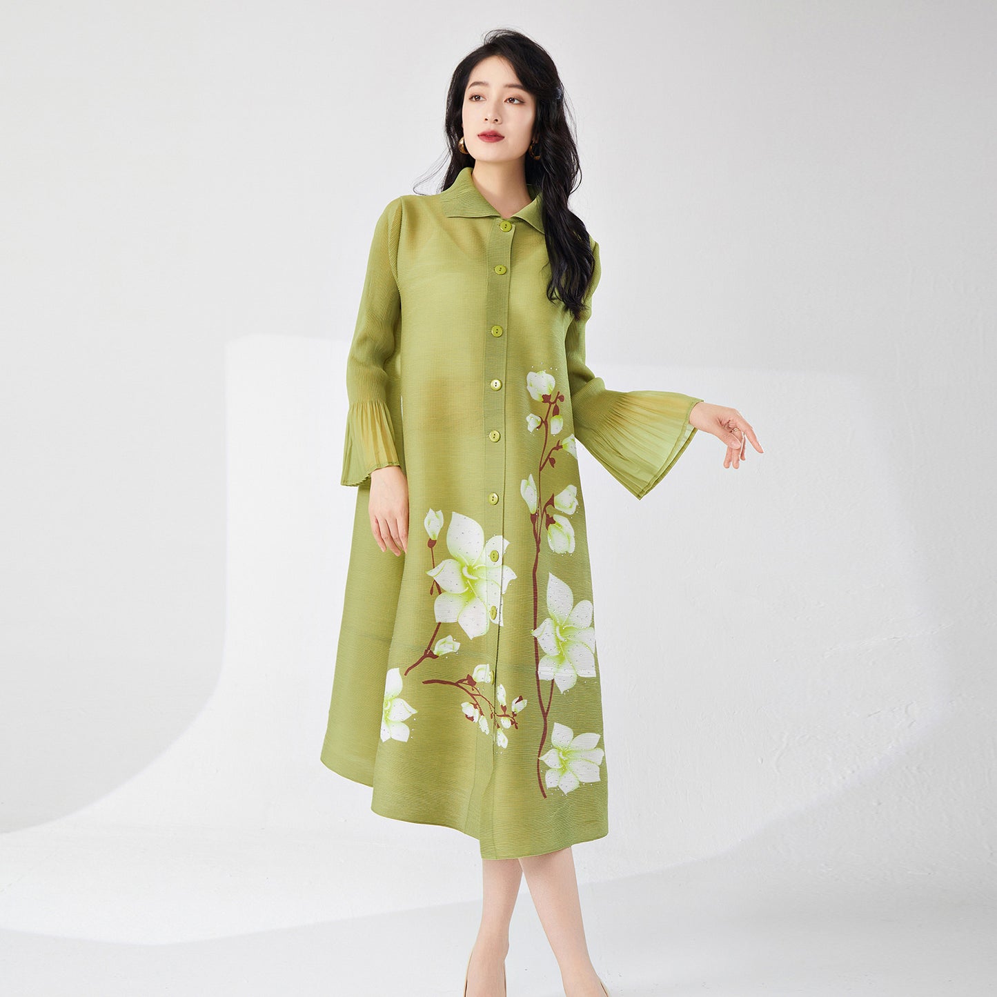 2025 Large size dress summer women's high-end pleated texture lapel loose age-reducing middle-aged mother outfit elegant skirt
