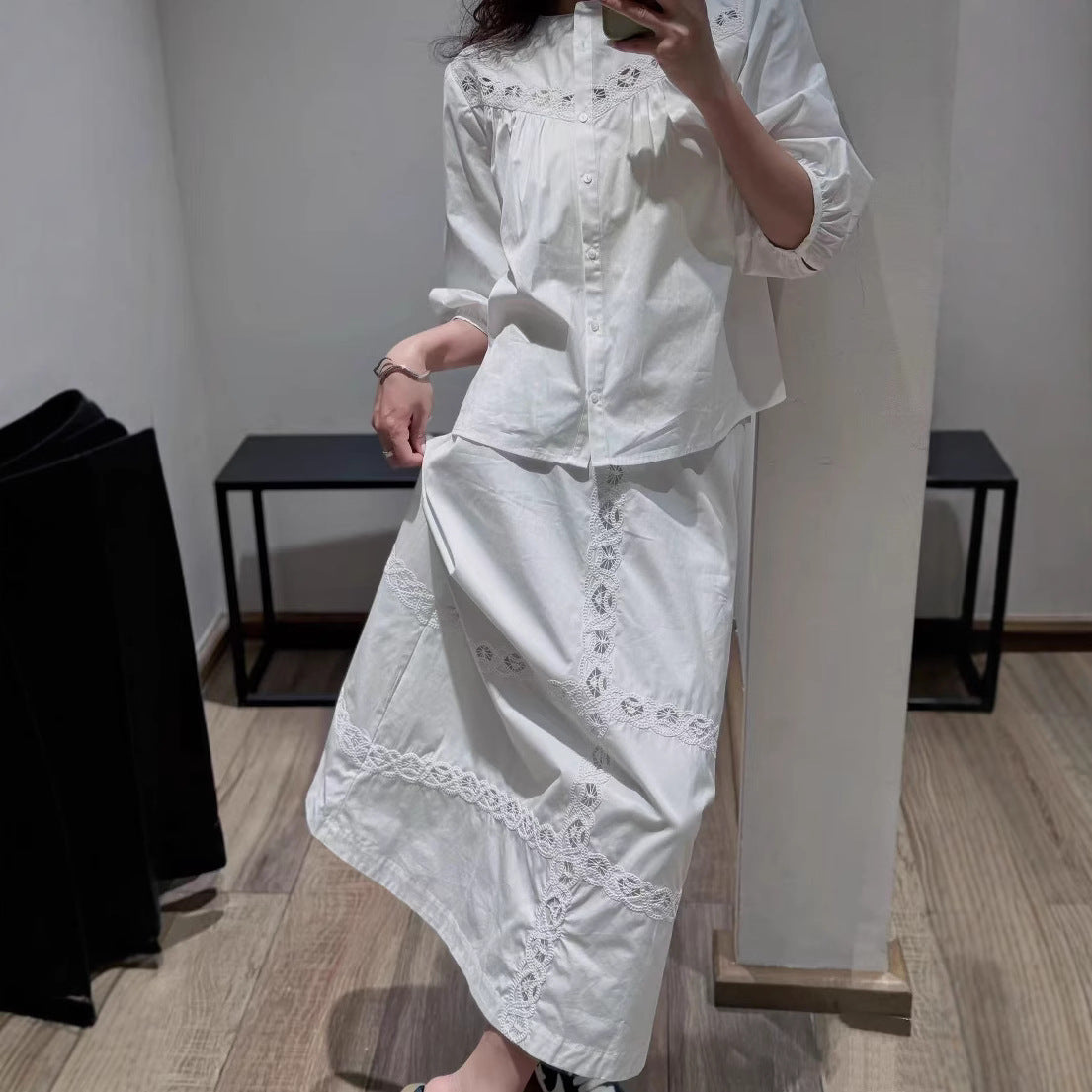 2025 spring cotton shirt women's doll dress beauty age reduction fresh hollow embroidered round neck cotton seven-quarter sleeve shirt