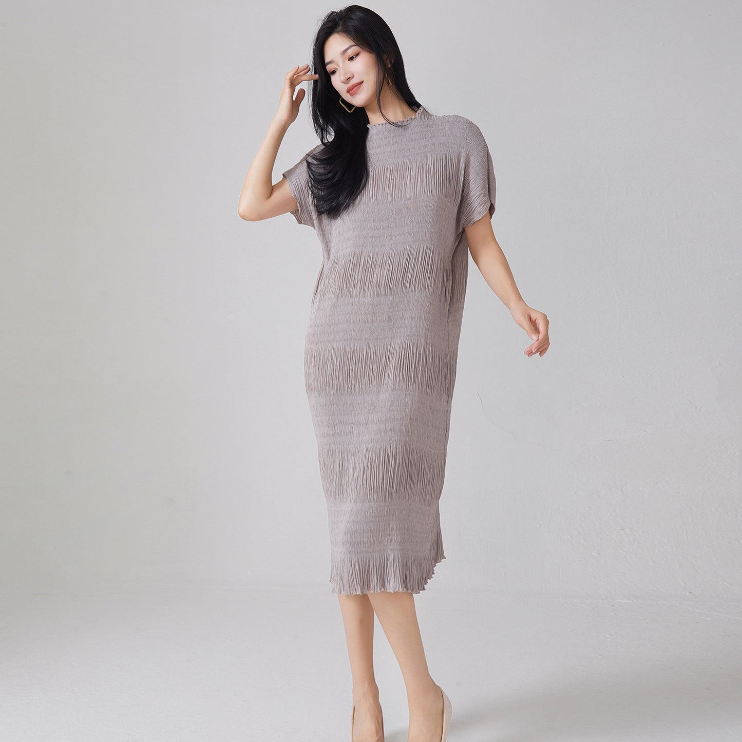 2025 dress summer women's summer high sense 2025 new loose large size temperament simple and versatile medium and long dress
