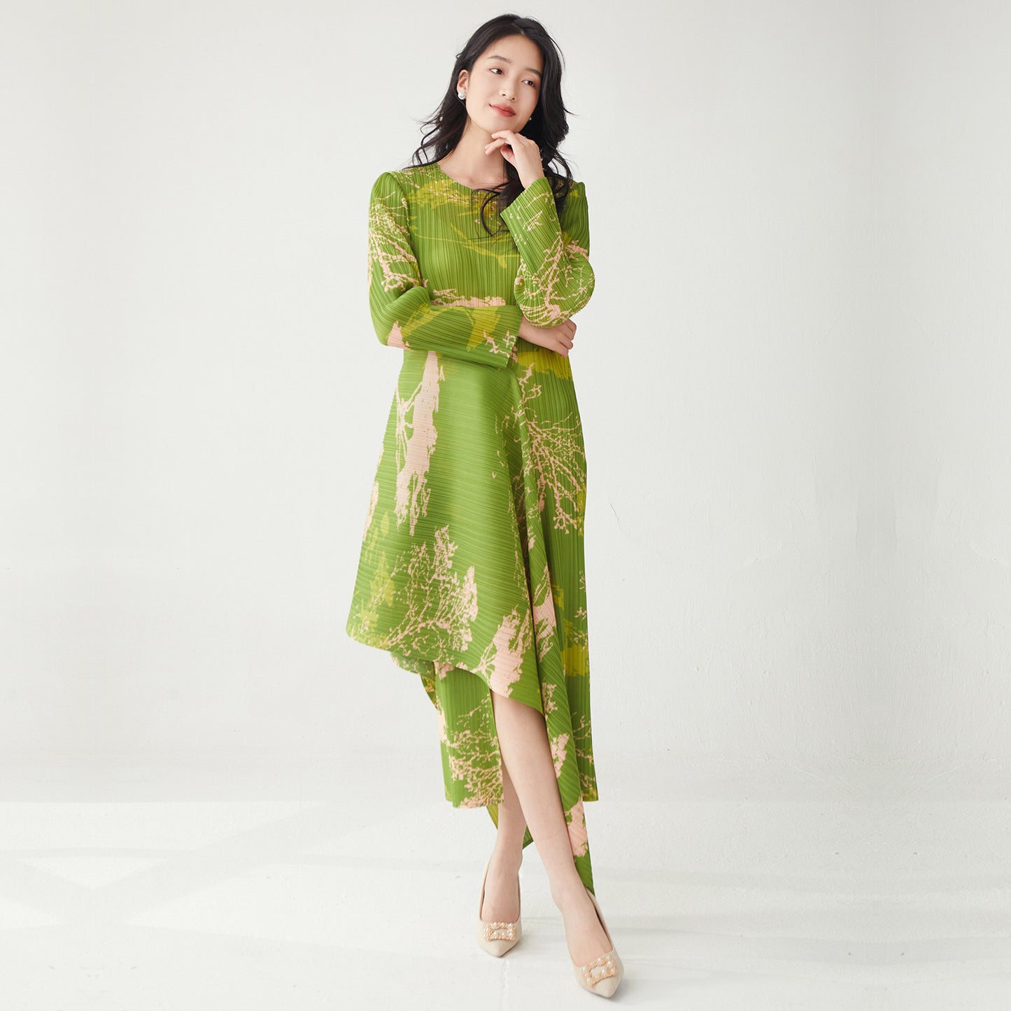 2025 Spring dress women's slim high-quality fashion versatile temperament elegant printing holiday style irregular skirt