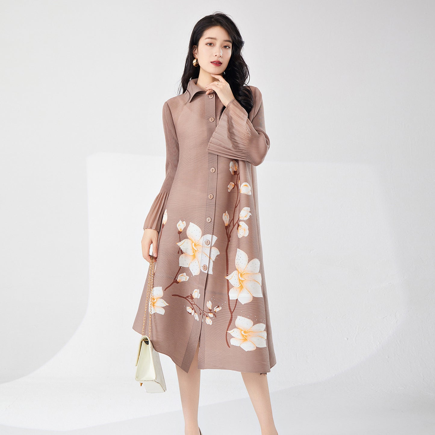 2025 Large size dress summer women's high-end pleated texture lapel loose age-reducing middle-aged mother outfit elegant skirt
