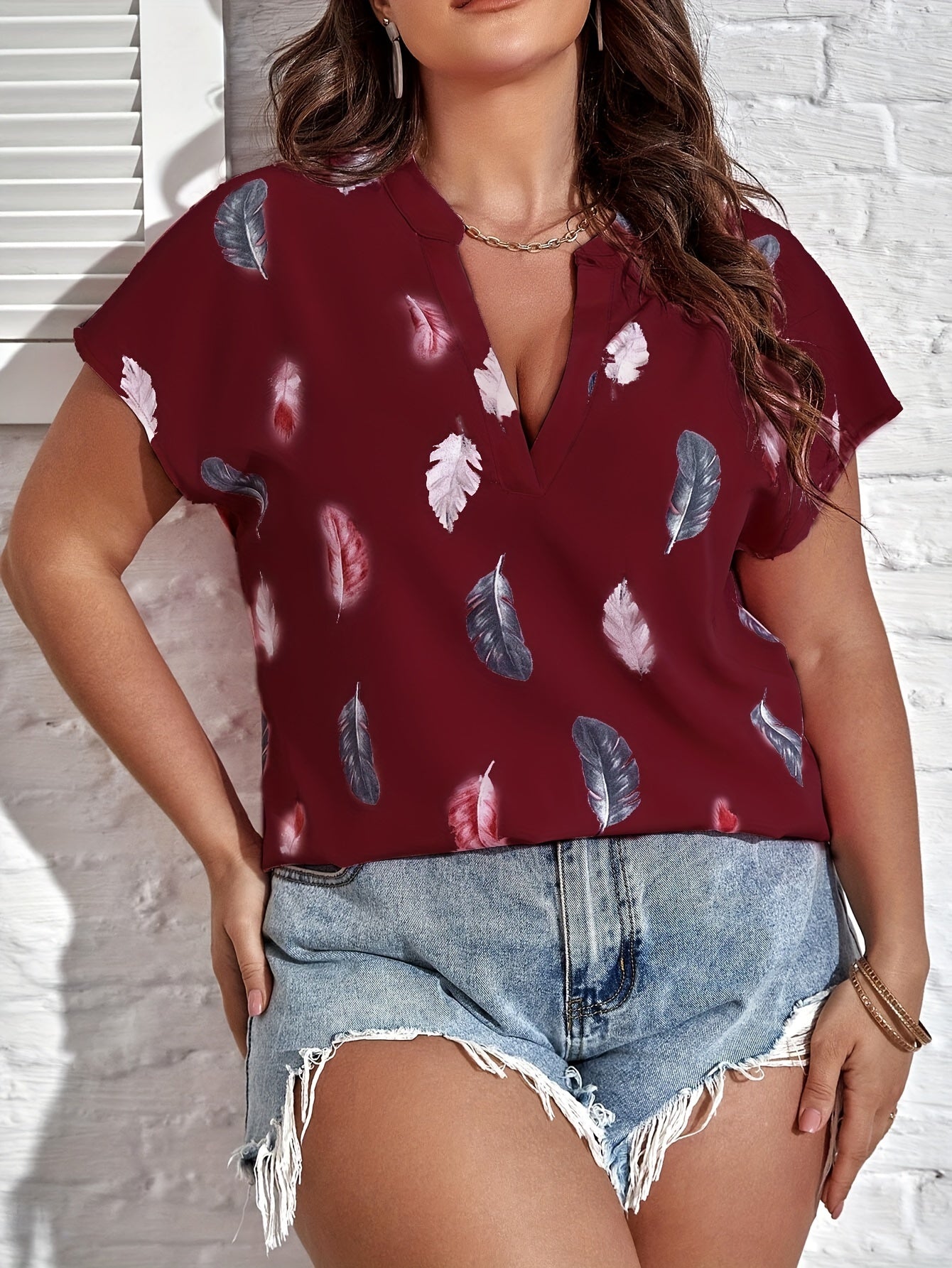 Plus Size Feather Print Blouse - Stylish Notch Neck, Ultra-Casual Short Sleeve Design for Everyday Comfort - Perfect for Spring and Summer Seasons, Exclusively for Womens Plus Size Needs