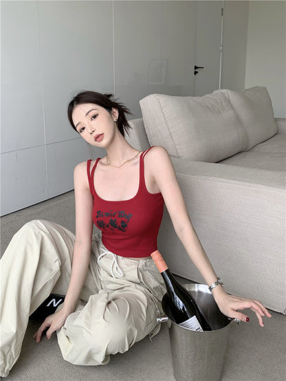 Antmvs Sunio Graphic Letter Print Red Spaghetti Multi-Strap Slim Cropped Camisole Top