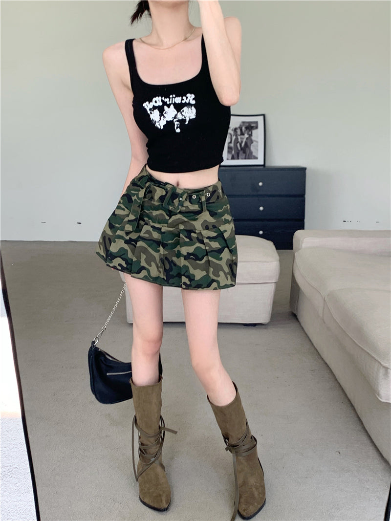 Antmvs Sunio Graphic Letter Print Red Spaghetti Multi-Strap Slim Cropped Camisole Top