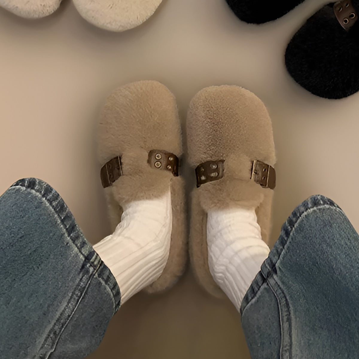 2025 Fluffy shoes women's outer wear popular new winter Maillard belt buckle soft sole non-slip beanie cotton shoes