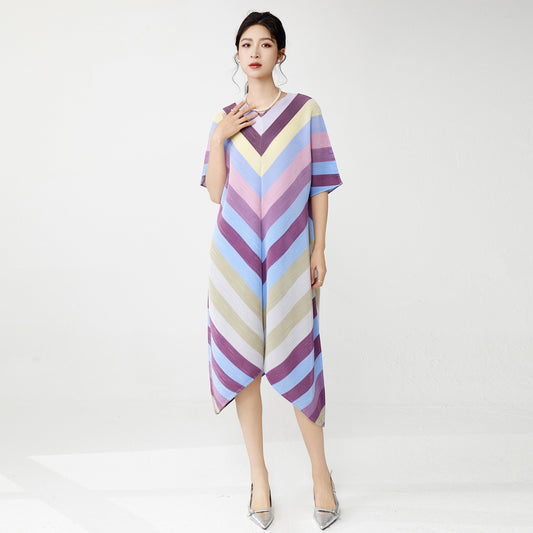 2025 A piece of women's clothing for delivery in the summer of 2025, a new striped V-neck loose large size medium and long  dress.