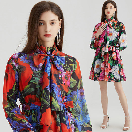 Real shot, rose-printed chiffon long-sleeved dress, tie-neck silk scarf, bow strap, high-waisted skirt, free suspenders.