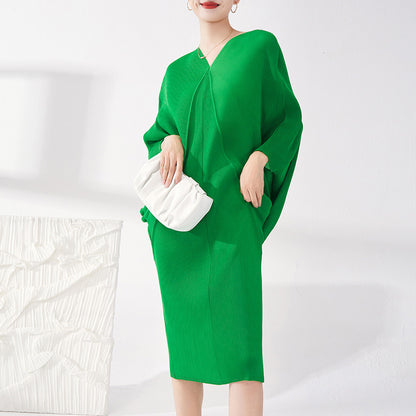 2025 hot-selling dresses, new women's high-end large-size women's clothing, bat sleeves, loose and irregular medium and long dresses.