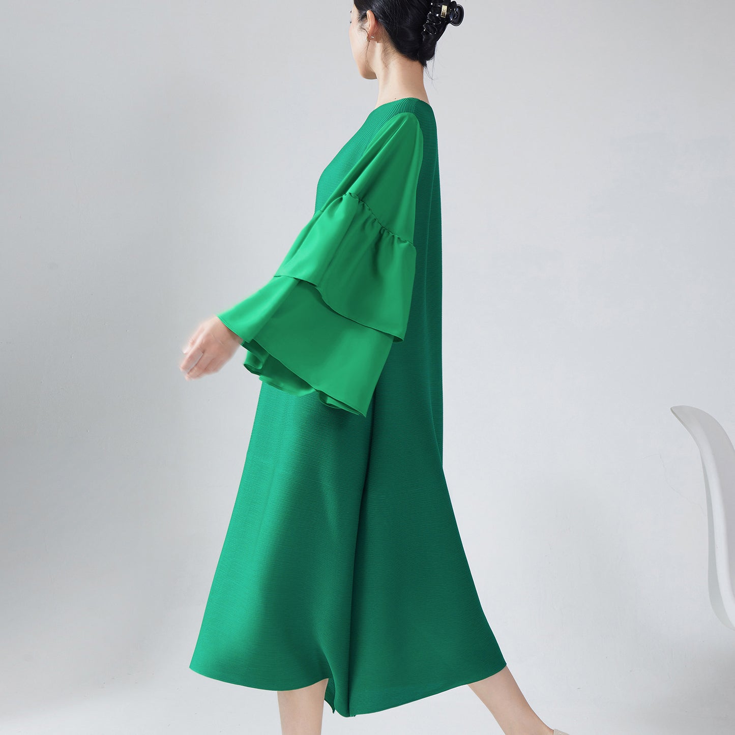 2025 Hot trade women's clothing autumn high-end dress loose large size horn sleeve 2025 new temperament elegant medium and long dress