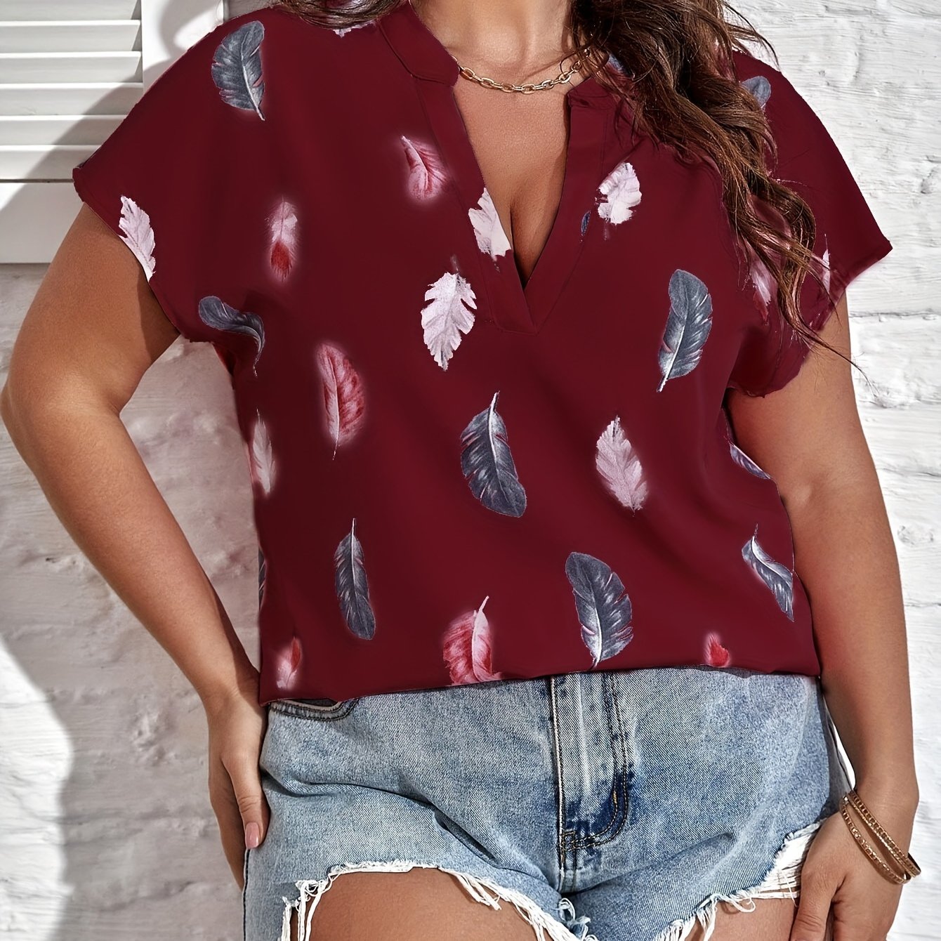 Plus Size Feather Print Blouse - Stylish Notch Neck, Ultra-Casual Short Sleeve Design for Everyday Comfort - Perfect for Spring and Summer Seasons, Exclusively for Womens Plus Size Needs