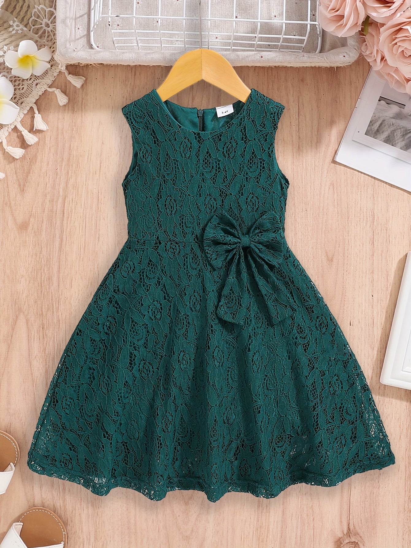 3-10 Years Old Girls Lovely Sleeveless Fit and Flare Lace Party Dress with Bowknot Front - Knee High, Non-Stretch, Solid Color, Casual Style for Summer