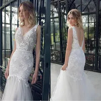 Elegant Mermaid Wedding Dresses Sexy V Neck Backless Sleeveless Beach Bridal Gowns Lace Appliqued Custom Made Vestidos De Noiva