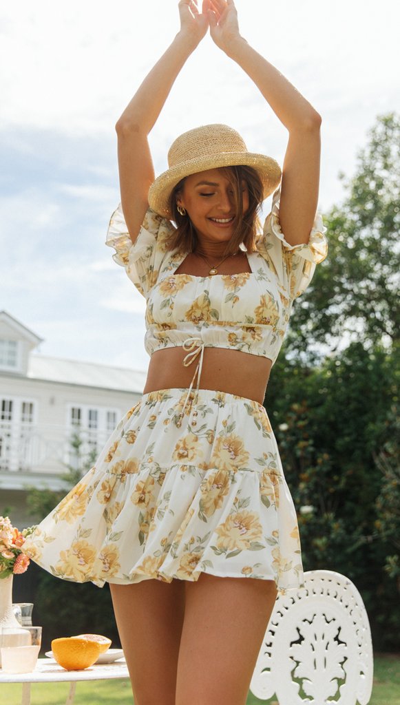 Antmvs Yellow Floral Crop Top and Skirt Sets