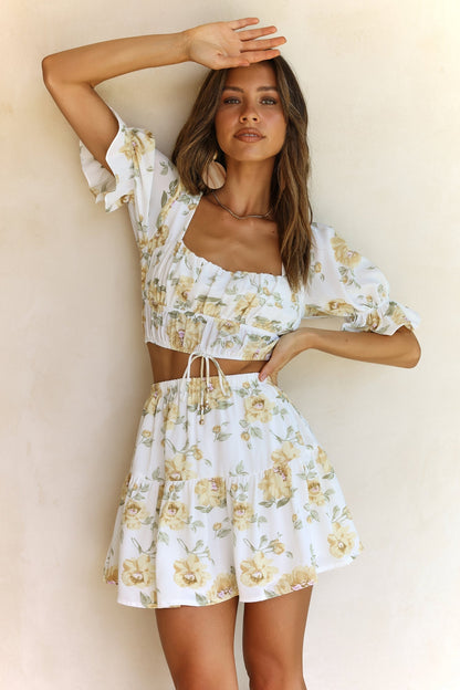 Antmvs Pastel Yellow Floral Crop Top and Skirt Sets